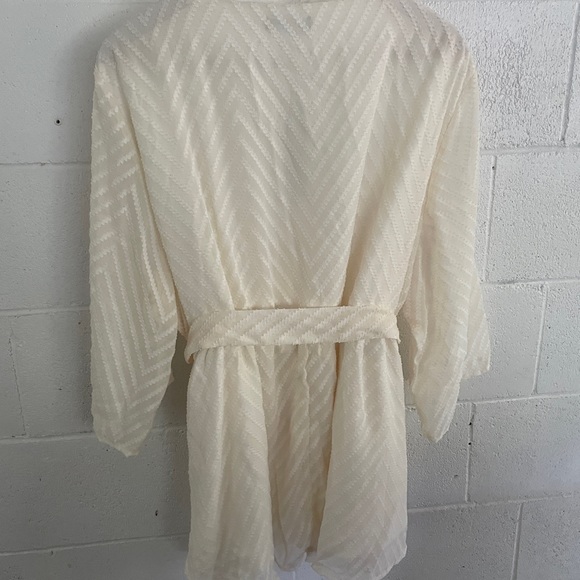 Bloomchic Plain Geometric Mesh Surplice Neck Belted Ruffles Blouse - Picture 4 of 4